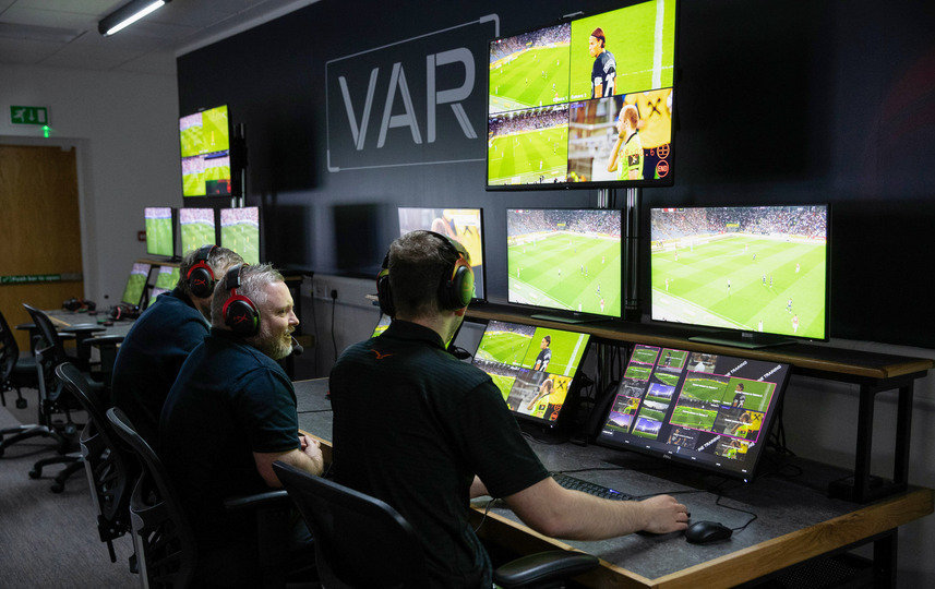 Bagaimana VAR Mengubah Sepak Bola Modern