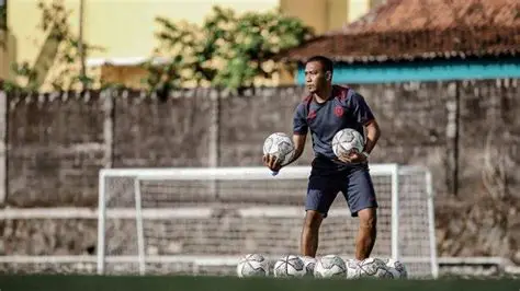 Pemain Sepak Bola yang Beralih Profesi Jadi Pelatih Fisik